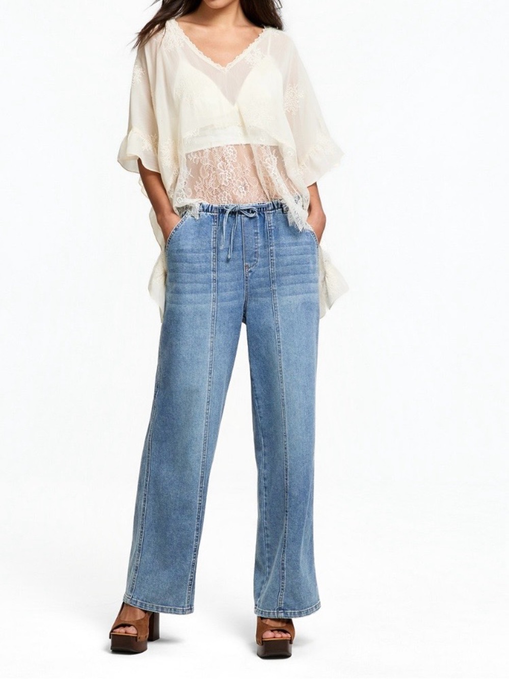 Women’s Medium Wash Wide-Leg Jeans
